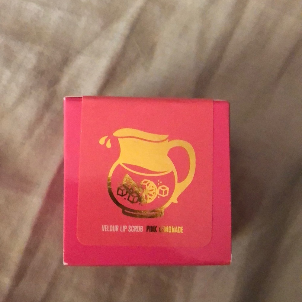Jeffree Star Pink Lemonade lip scrub